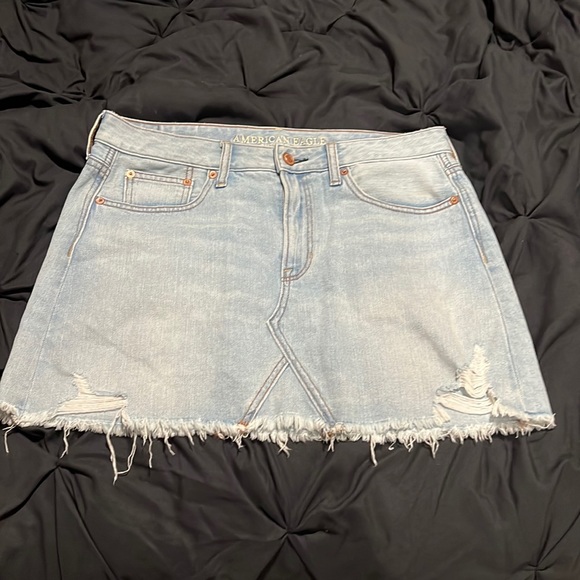 EUC denim mini skirt pockets - Picture 1 of 3